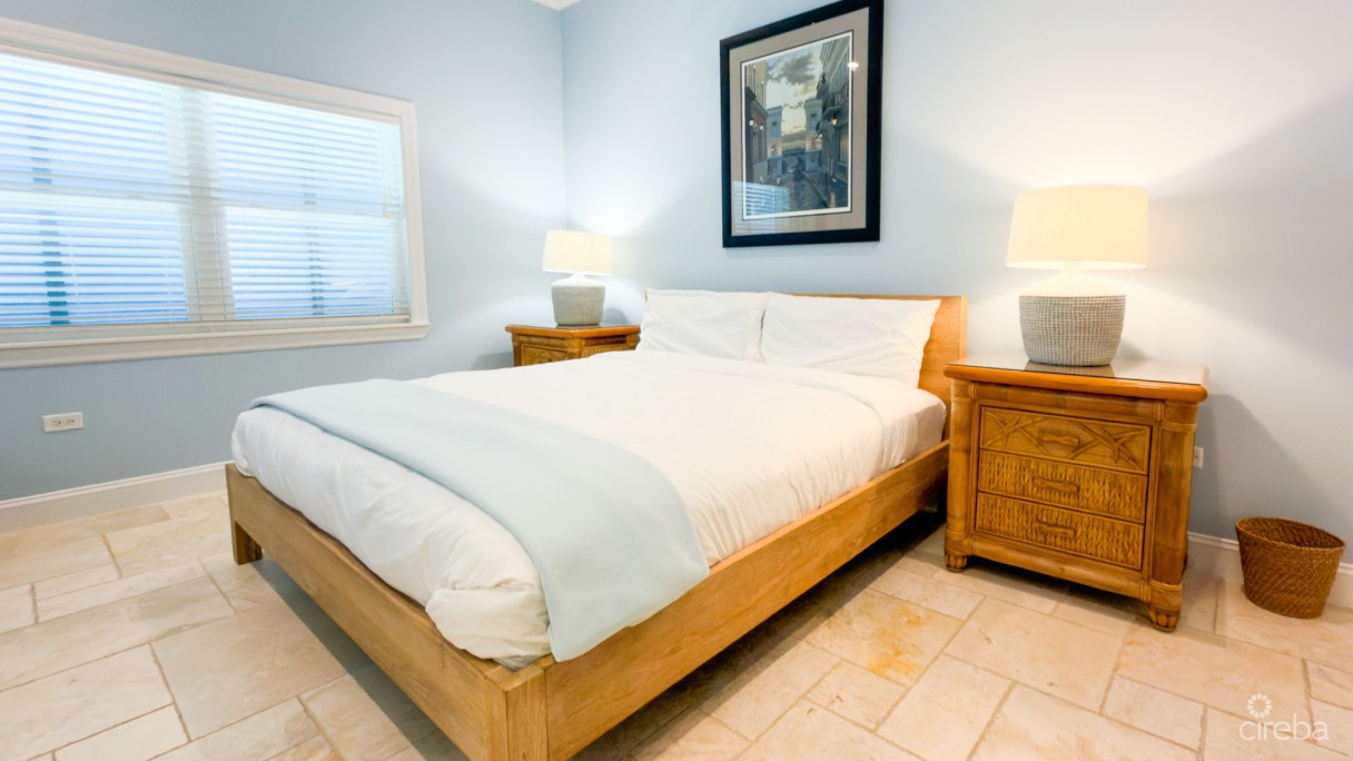 Seven Mile Beach Corridor Family Home - Image 11