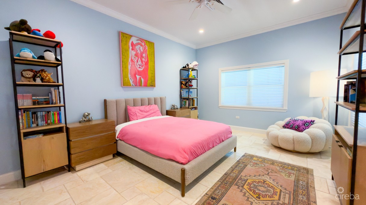 Seven Mile Beach Corridor Family Home - Image 12