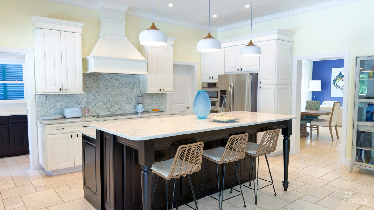 Seven Mile Beach Corridor Family Home - Image 5