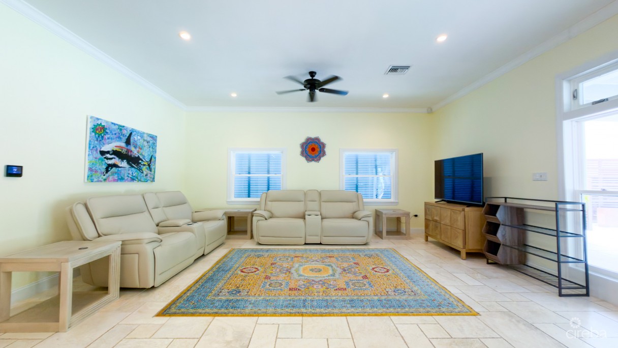Seven Mile Beach Corridor Family Home - Image 7