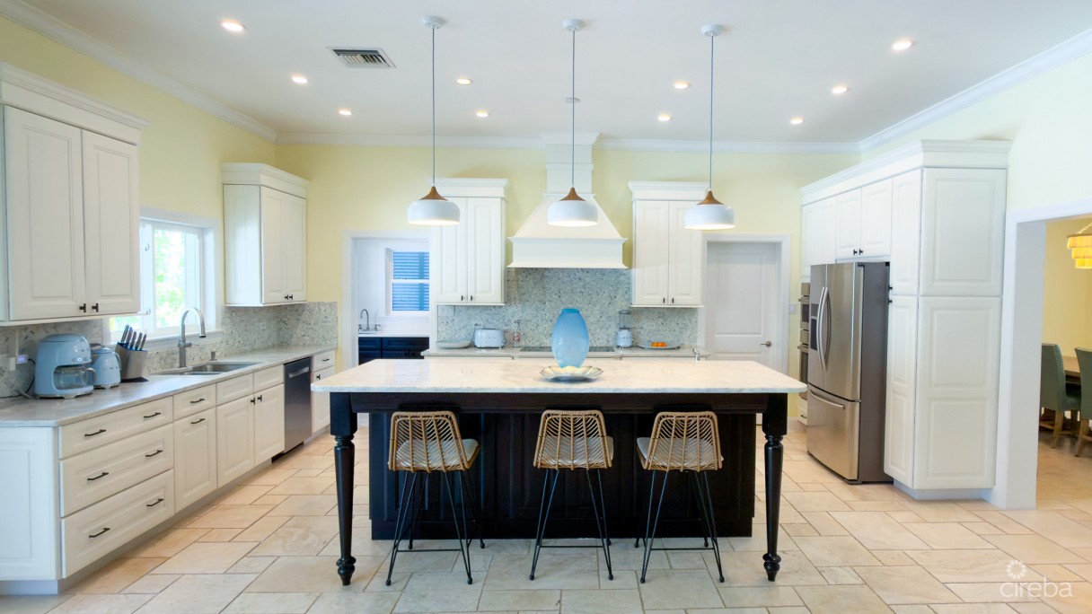 Seven Mile Beach Corridor Family Home - Image 3
