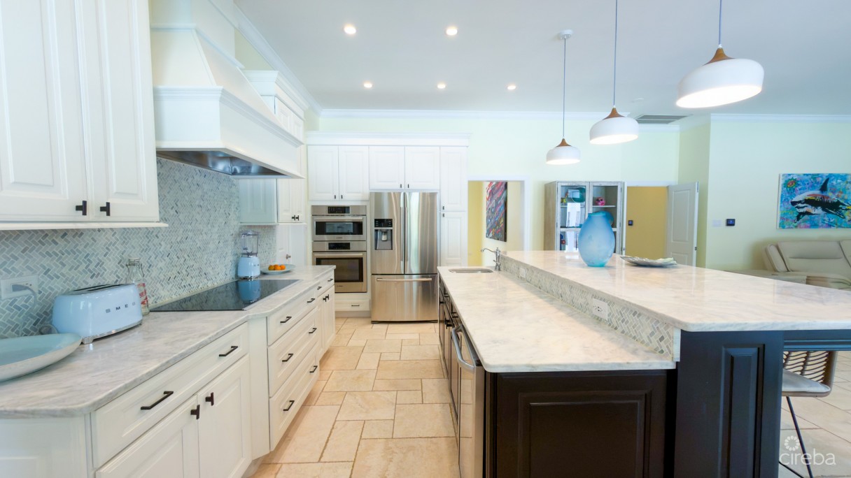 Seven Mile Beach Corridor Family Home - Image 6