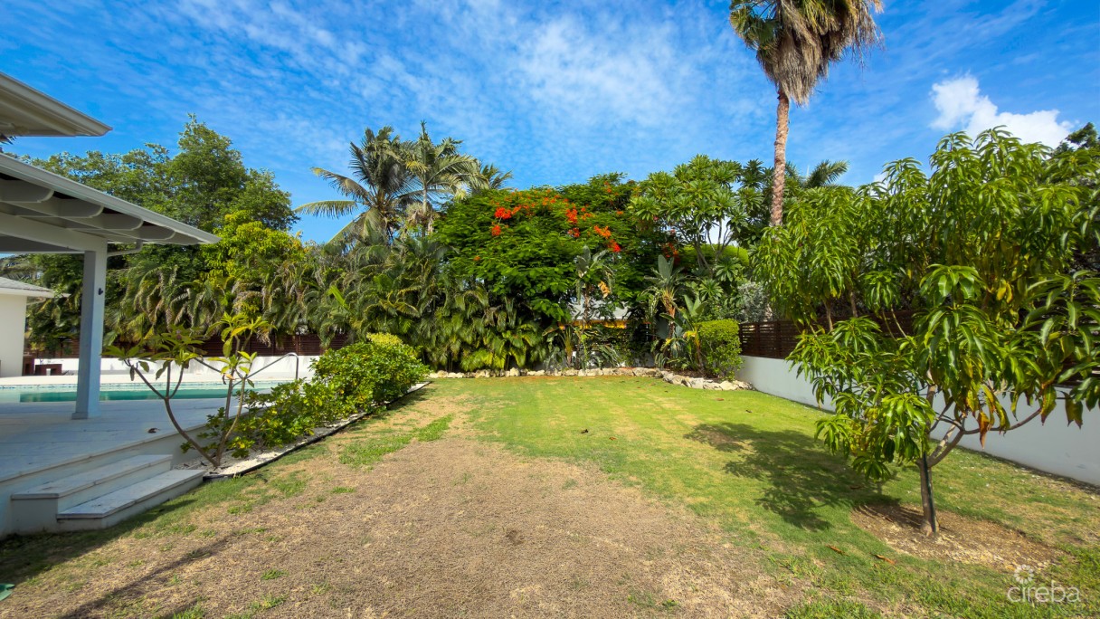 Seven Mile Beach Corridor Family Home - Image 22
