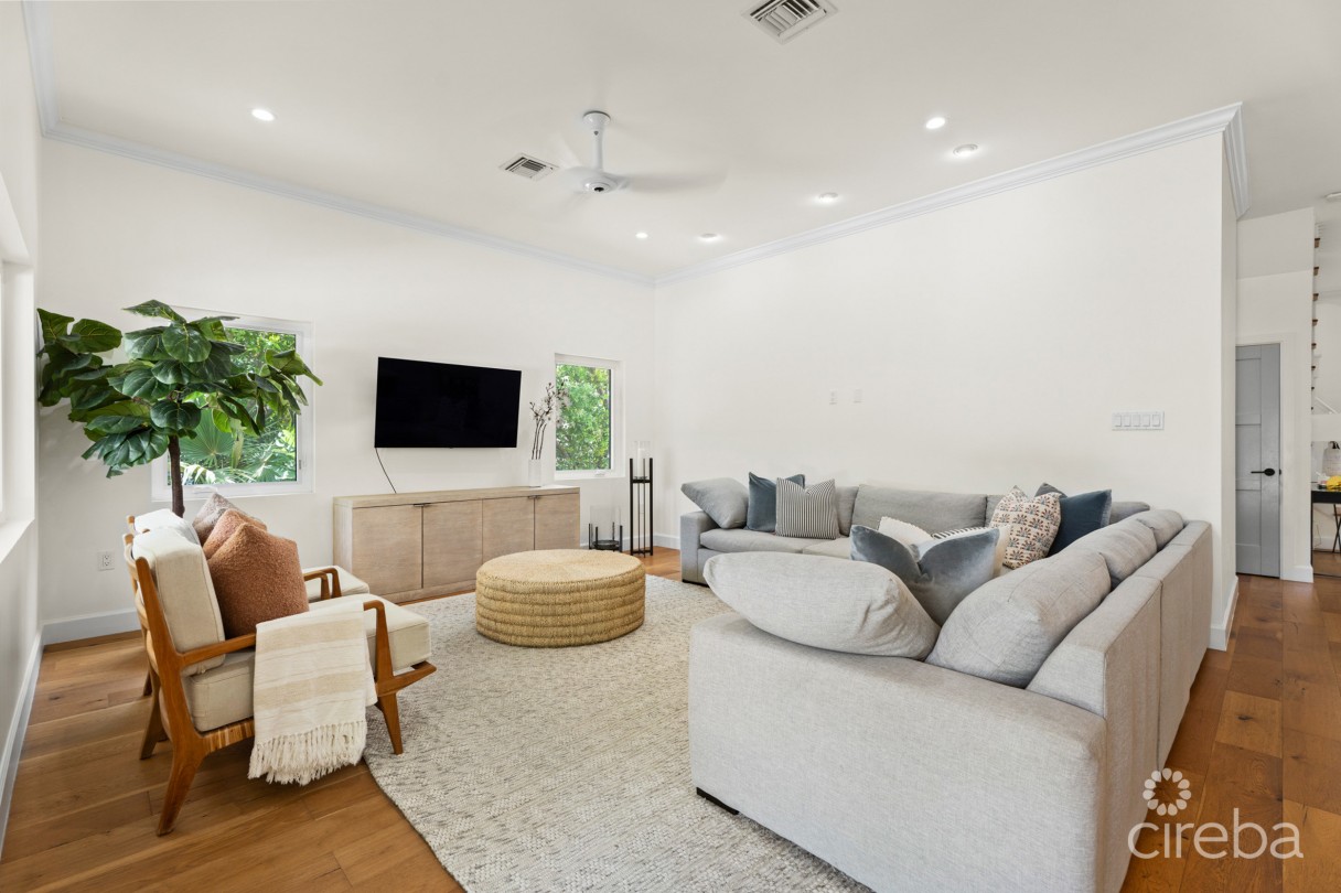 The Chymes 7, South Sound Home - Image 19