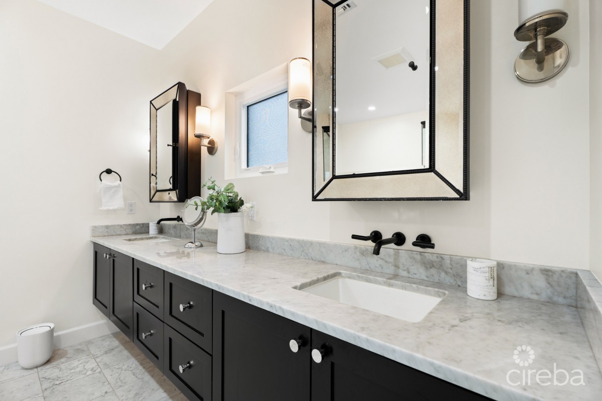 The Chymes 7, South Sound Home - Image 31