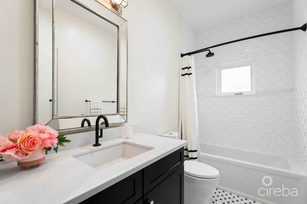 The Chymes 7, South Sound Home - Image 35