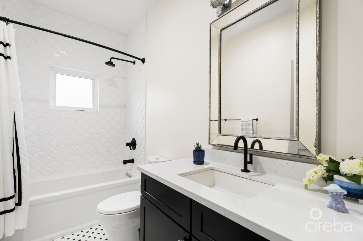 The Chymes 7, South Sound Home - Image 37