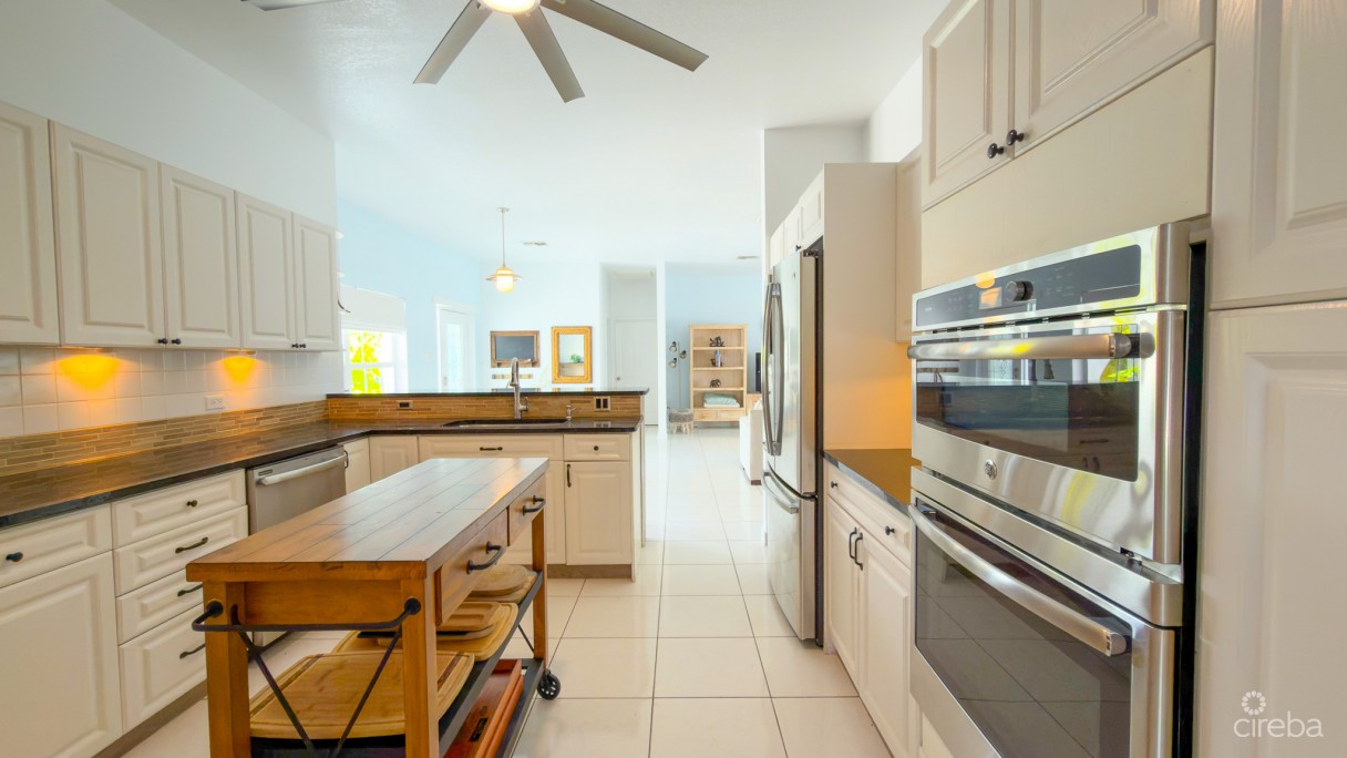 Snug Harbour Andrew Drive - 4 Bedroom Family Home In The Seven Mile Beach Corridor - Image 2