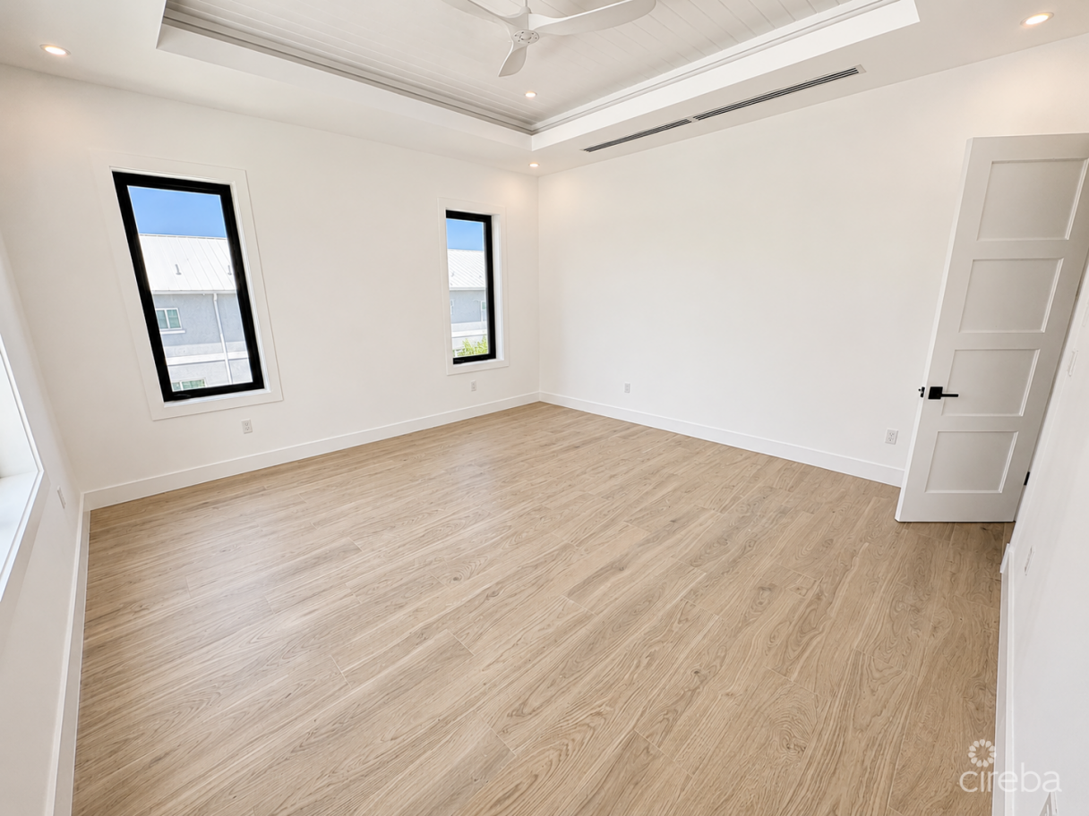 Snug Harbour Duplex Unit 1 - Image 17