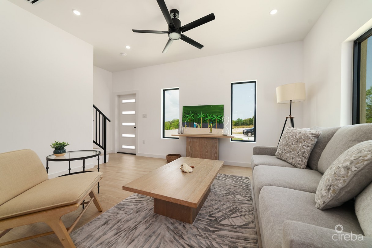 2 Bedroom, 2.5 Bathroom Duplex In Lookout Garden - Image 1