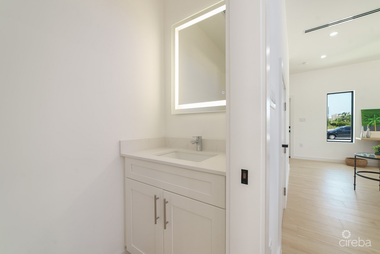 2 Bedroom, 2.5 Bathroom Duplex In Lookout Garden - Image 3