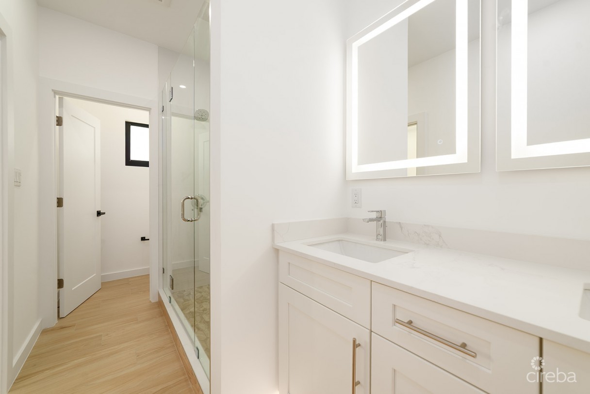 2 Bedroom, 2.5 Bathroom Duplex In Lookout Garden - Image 6