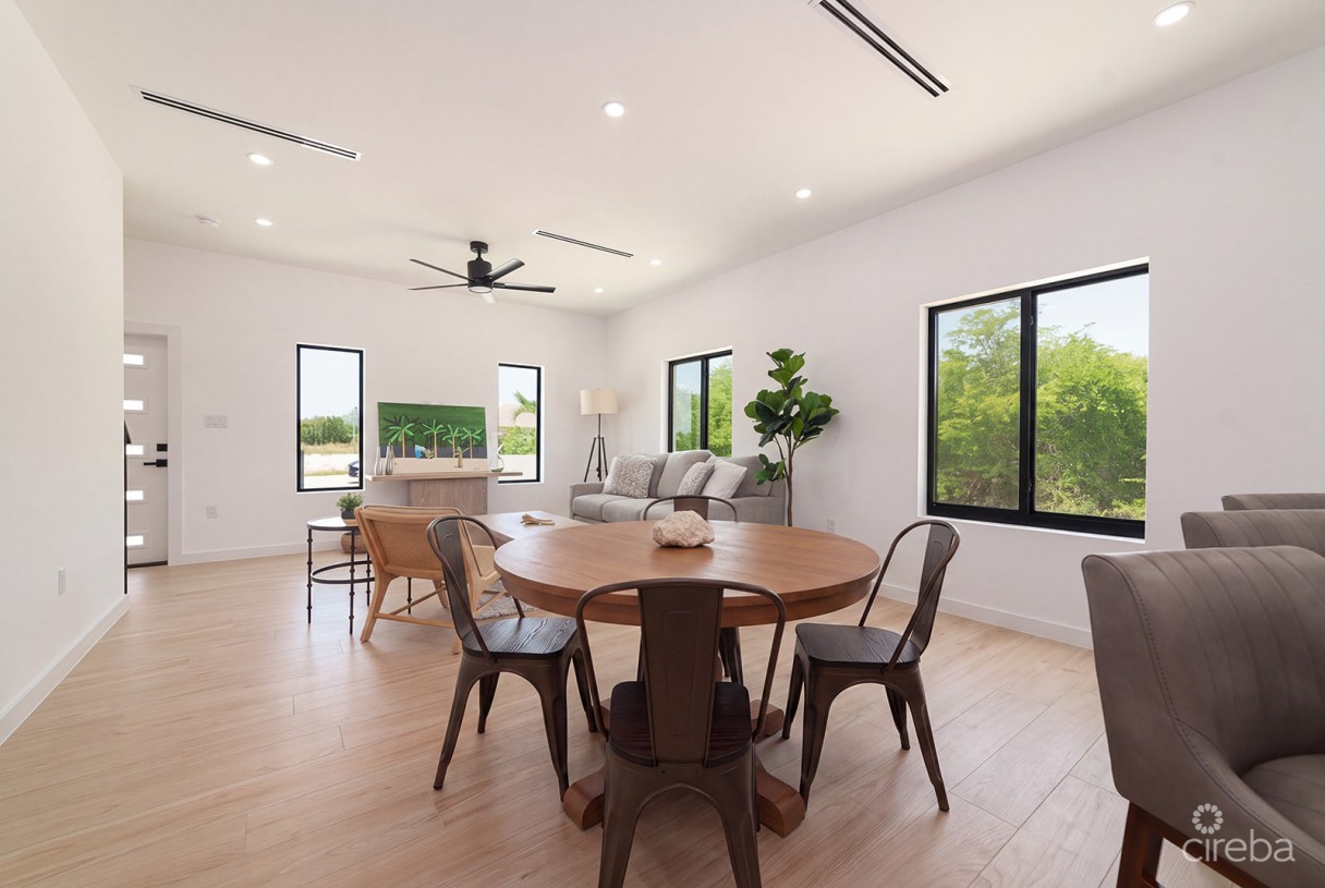 2 Bedroom, 2.5 Bathroom Duplex In Lookout Garden - Image 2