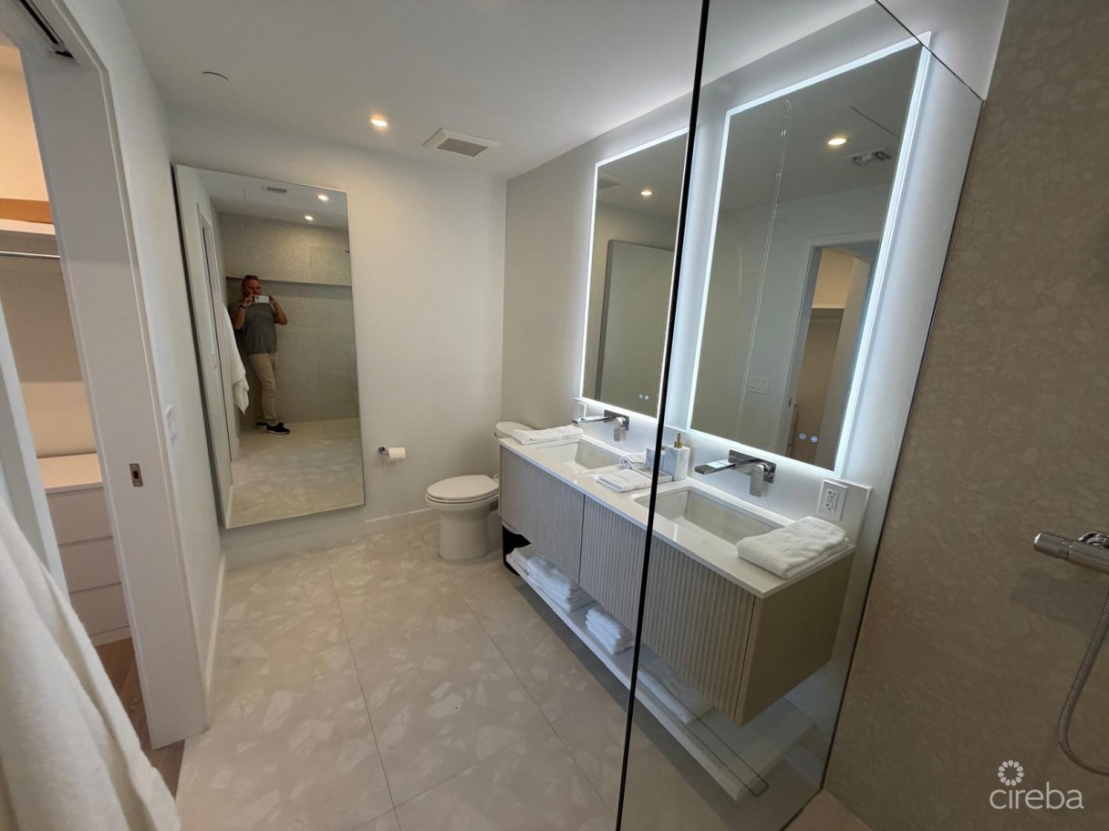 One Gt Designer Furnished, Deeded Parking - Image 12