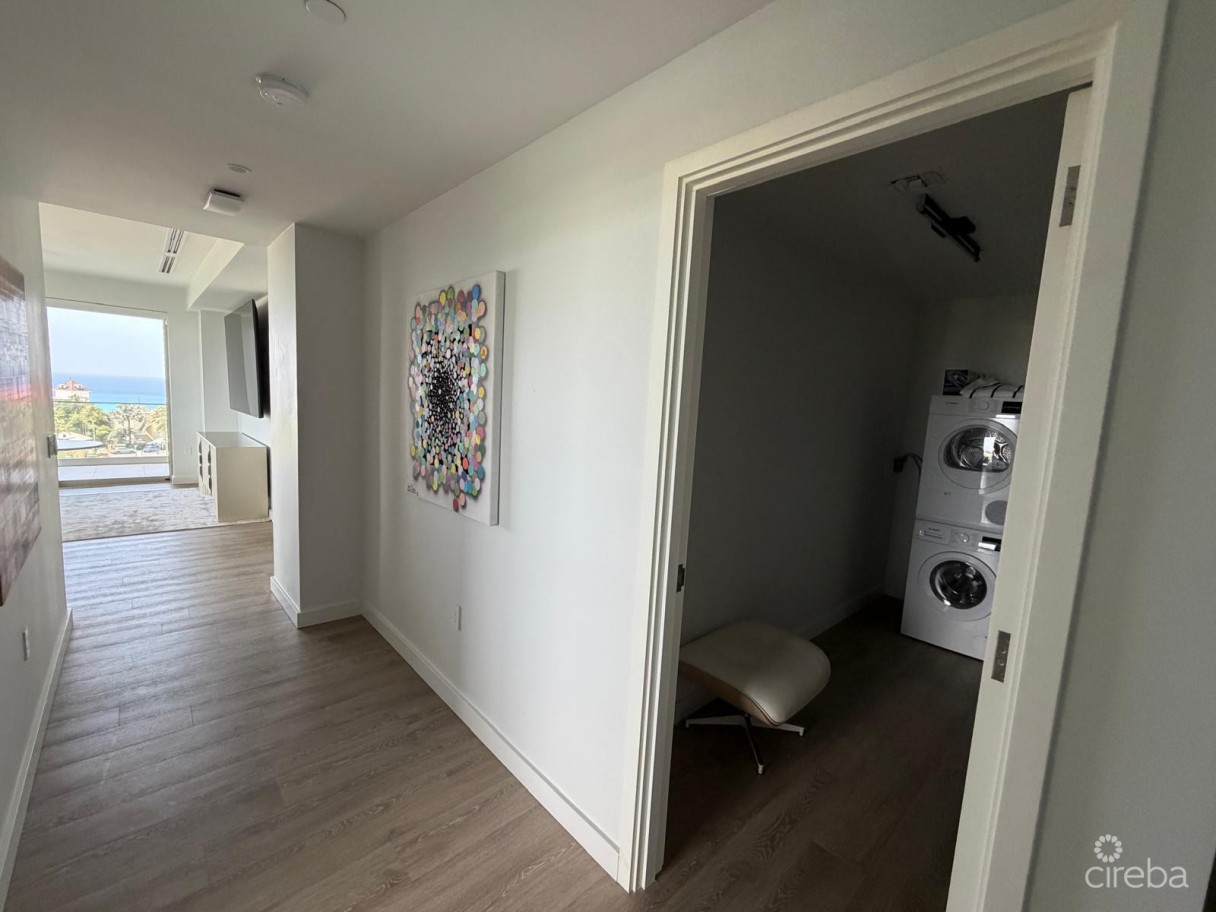 One Gt Designer Furnished, Deeded Parking - Image 17