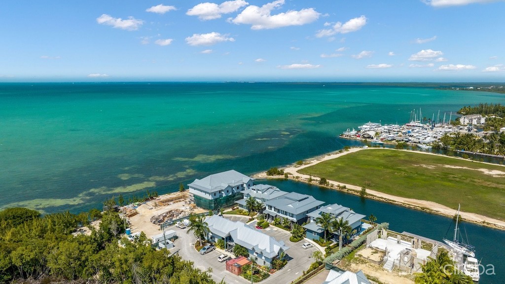 Large Seahaven 2 Bed With Pool - Oceanview And Canal Front - Image 1