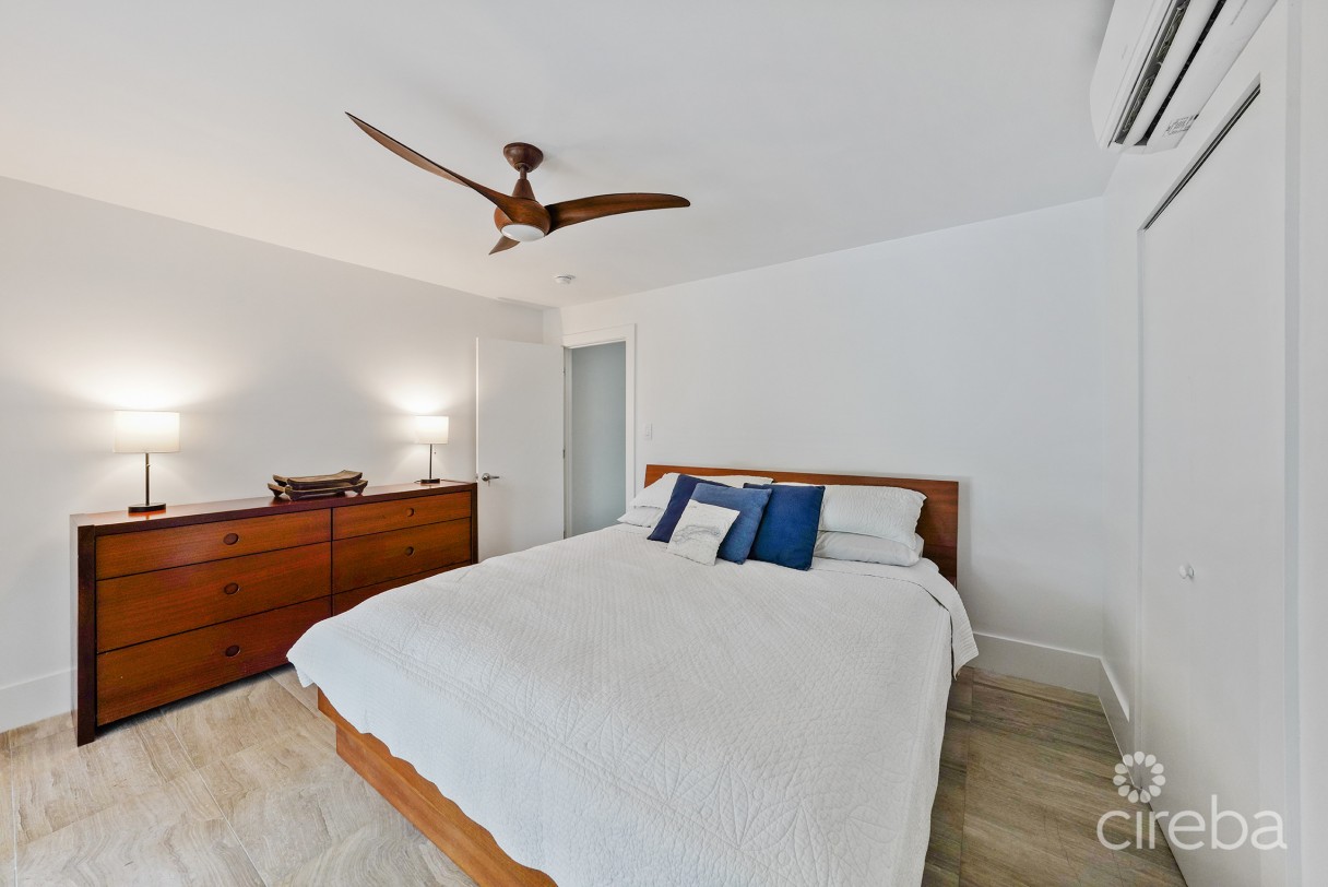 Reduced! Turnberry  East #3 , Crystal Harbour - Image 21