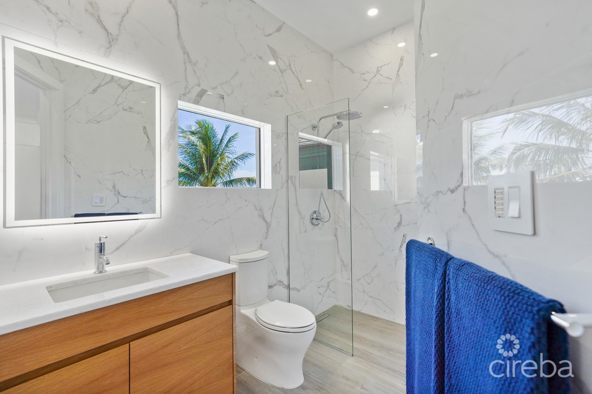 Reduced! Turnberry  East #3 , Crystal Harbour - Image 16