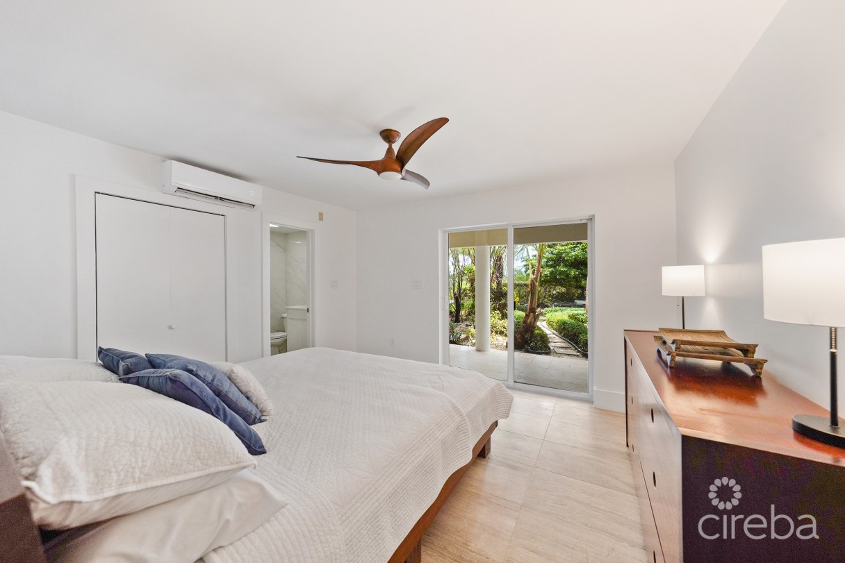 Reduced! Turnberry  East #3 , Crystal Harbour - Image 22