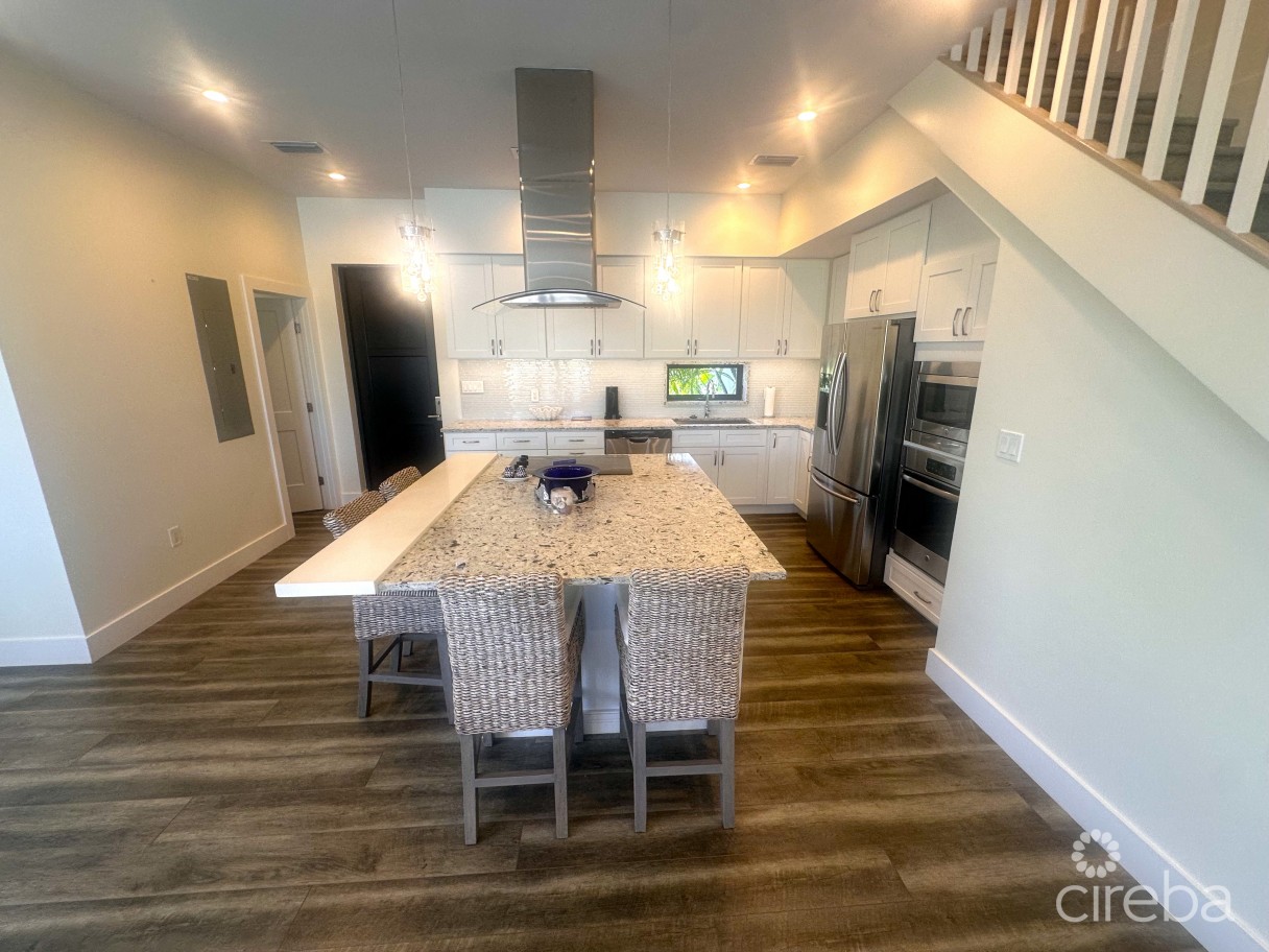 Large Seahaven 2 Bed With Pool - Oceanview And Canal Front - Image 4