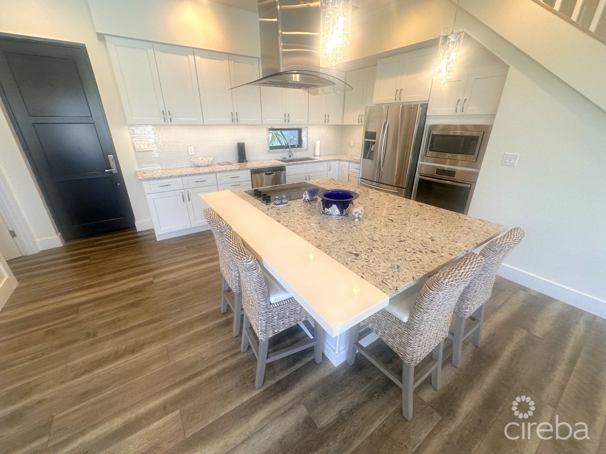 Large Seahaven 2 Bed With Pool - Oceanview And Canal Front - Image 3