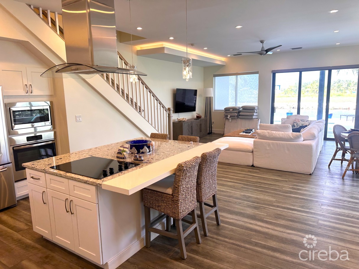 Large Seahaven 2 Bed With Pool - Oceanview And Canal Front - Image 2