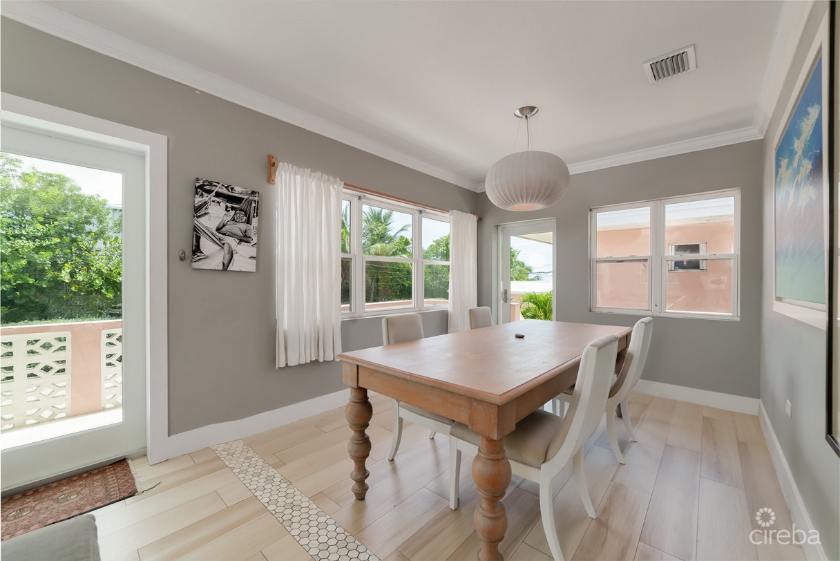 Winterhaven Beachfront 3 Bed - Image 3