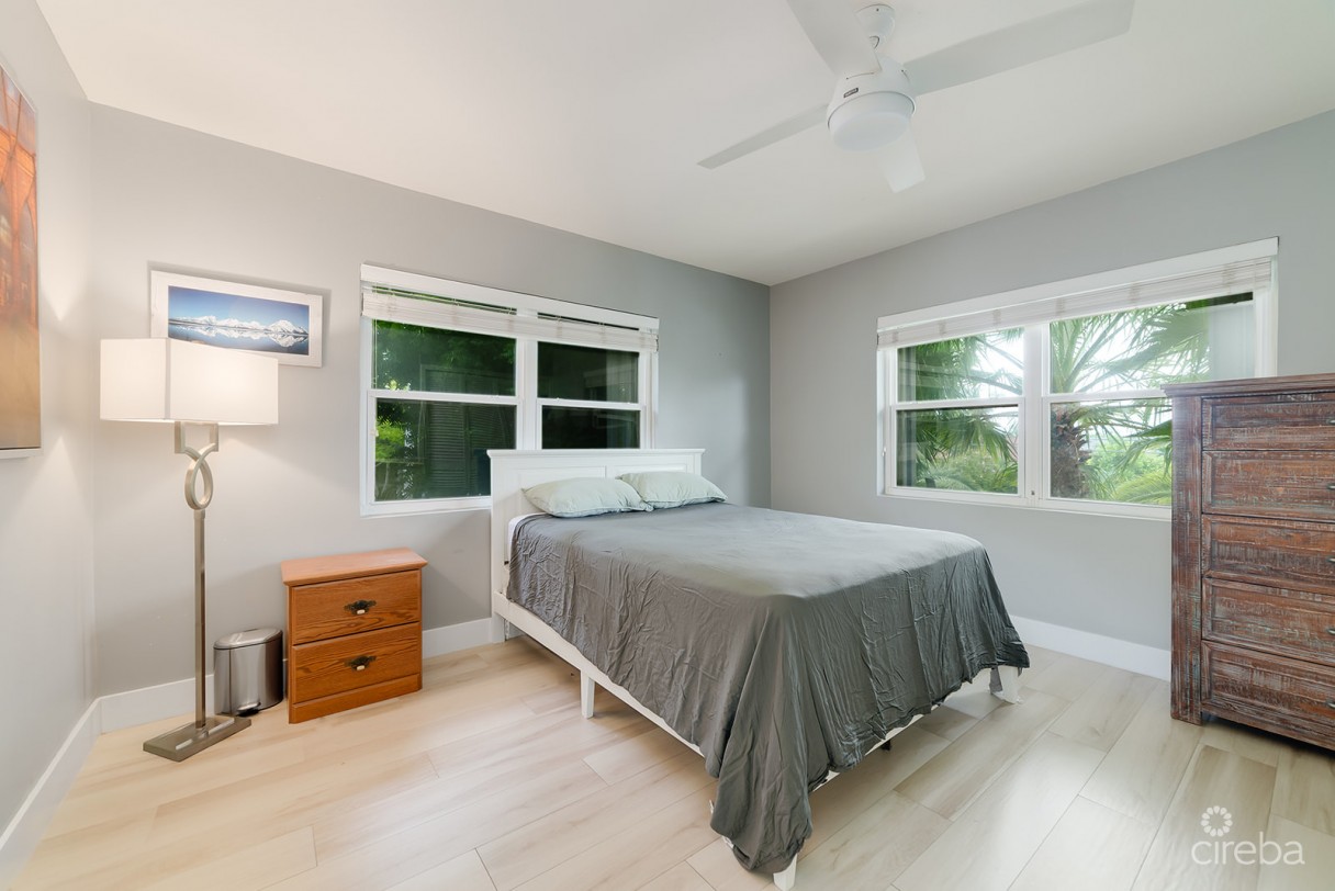 Winterhaven Beachfront 3 Bed - Image 6