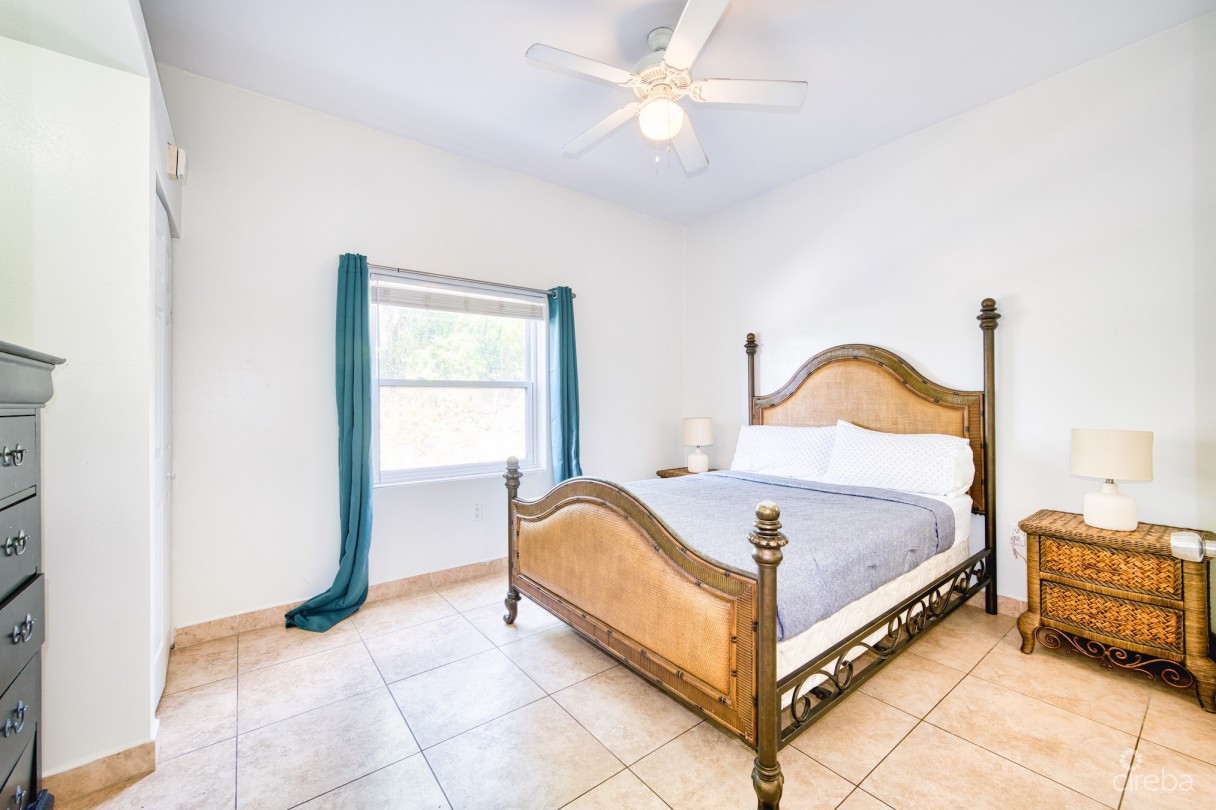 Executive Suites - 1 Bed Apartment - Georgetown - Unit 20 - Image 5