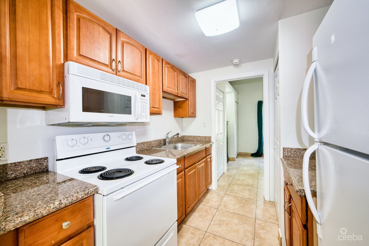 Executive Suites - 1 Bed Apartment - Georgetown - Unit 20 - Image 3