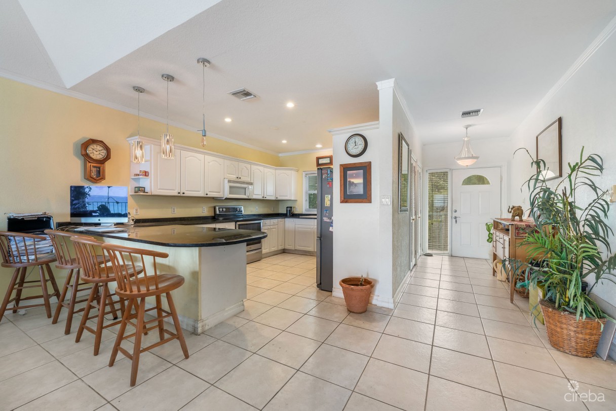 Ocean Pointe Villas  3 Bed, 2 Bath, 2nd Floor Penthouse - Image 7
