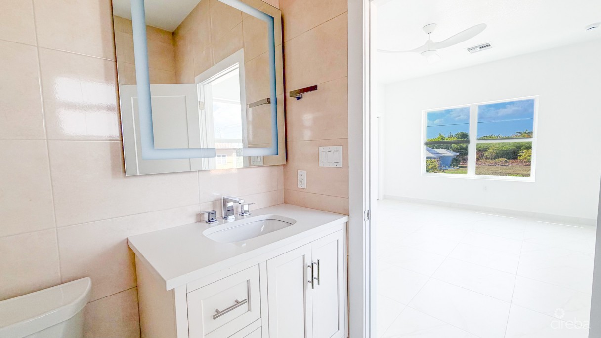 Brand New Serenity Retreat 2 Bedroom Townhouse - Image 10