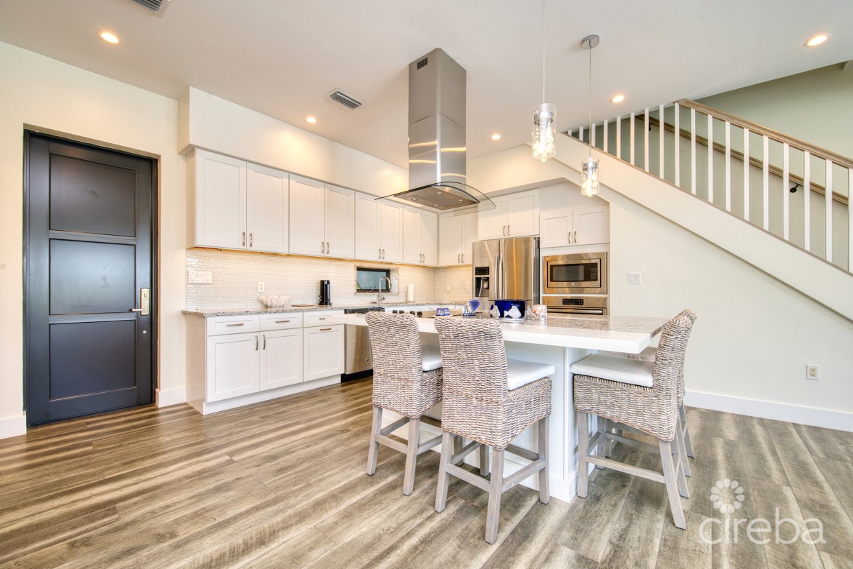 Large Seahaven 2 Bed With Pool - Oceanview And Canal Front - Image 4