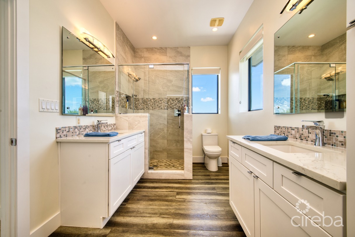 Large Seahaven 2 Bed With Pool - Oceanview And Canal Front - Image 12