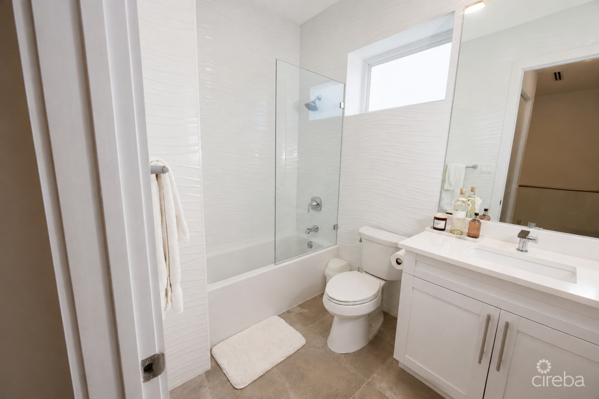 Twenty40 #16 Luxury Canalfront End Unit Townhome - Image 12
