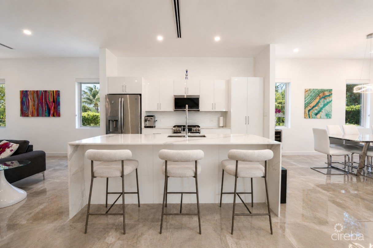 Twenty40 #16 Luxury Canalfront End Unit Townhome - Image 2