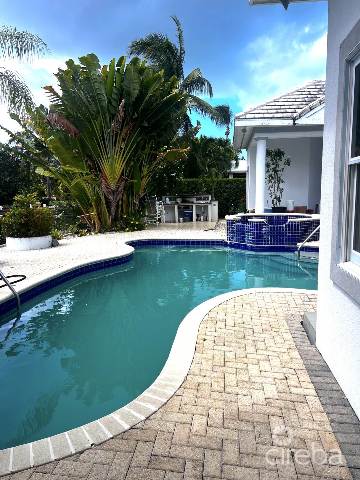 Canal Point - Canal Front Residence - Image 2