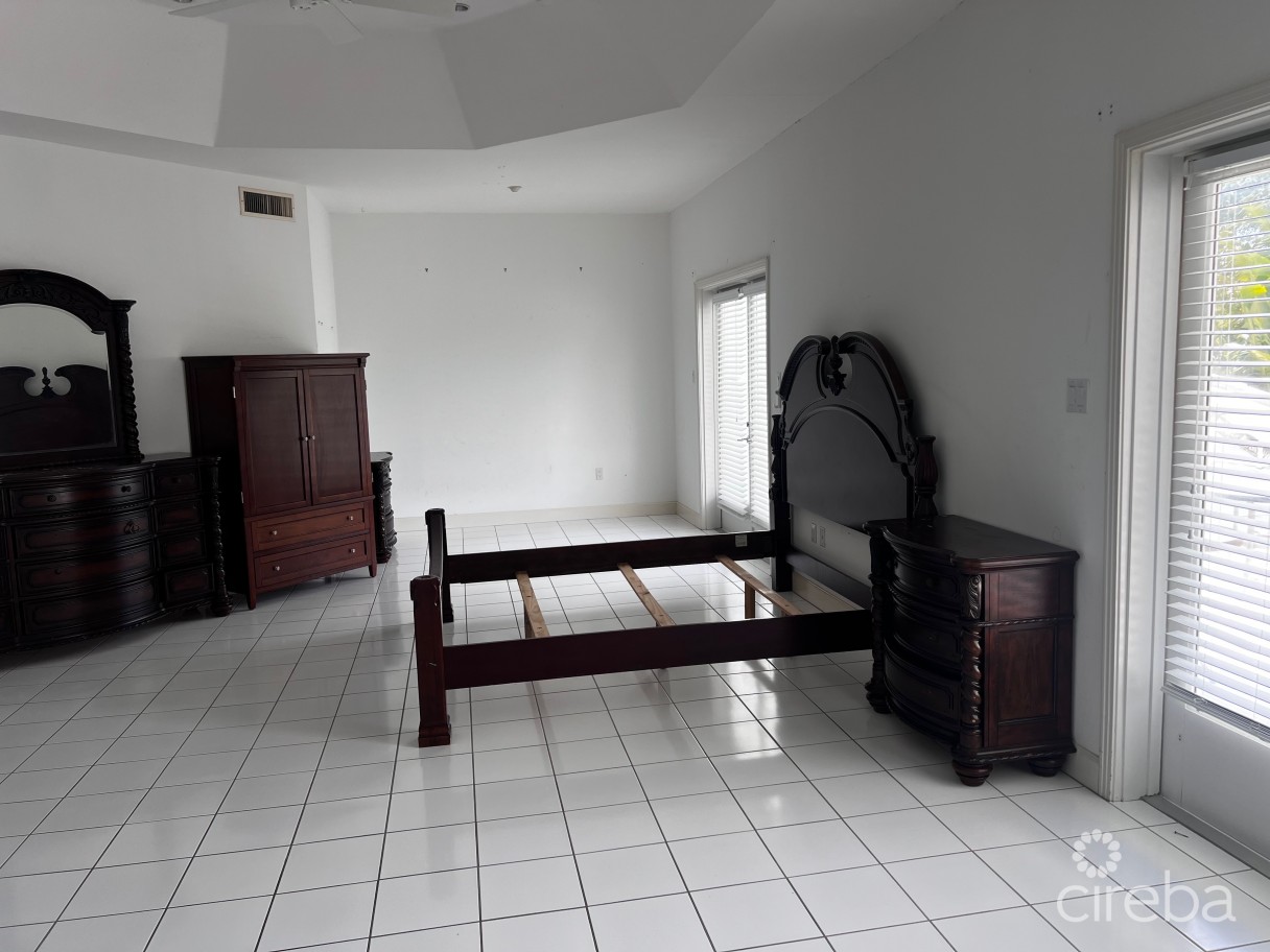 Canal Point - Canal Front Residence - Image 6