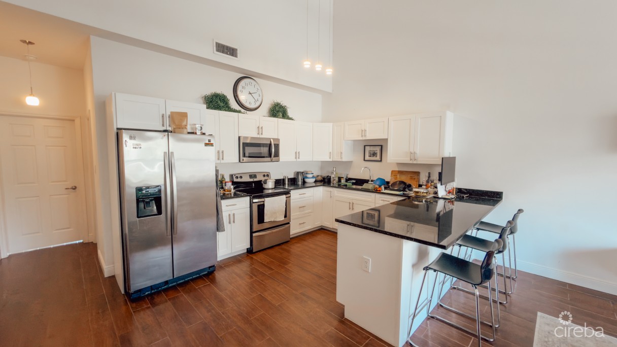 Emerald Isle 2 Bedroom Townhouse - Image 2