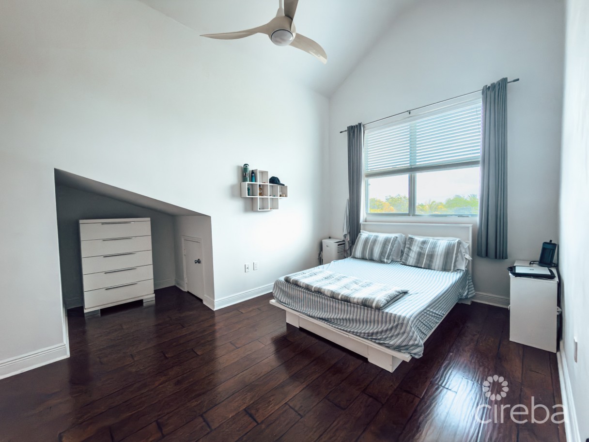 Emerald Isle 2 Bedroom Townhouse - Image 7