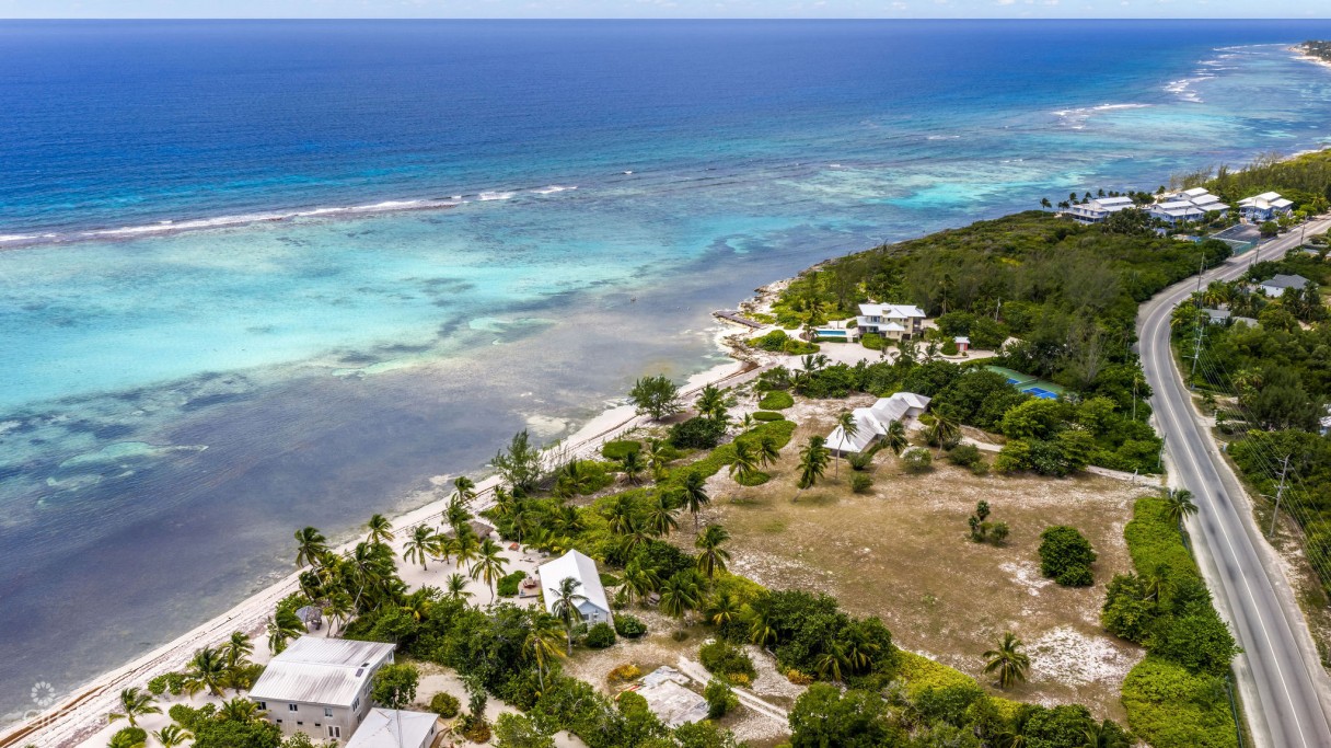 Bodden Town Hotel/tourism Beachfront Acreage & Cottage - Image 4