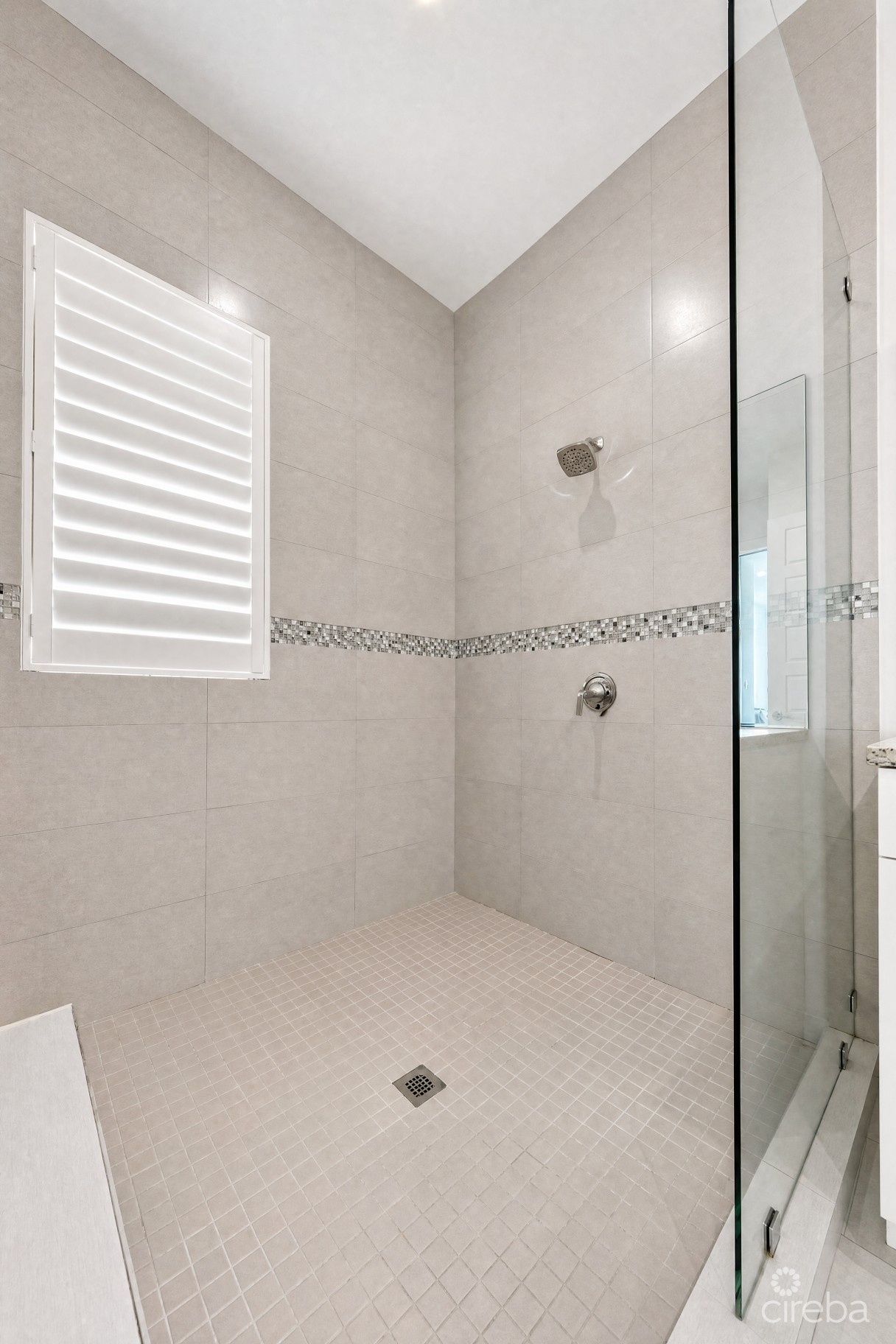 Shore Club #6- Ocean View Penthouse With Private Roof Top Terrace- Vendor To Pay Stamp Duty!!!!!!! - Image 21