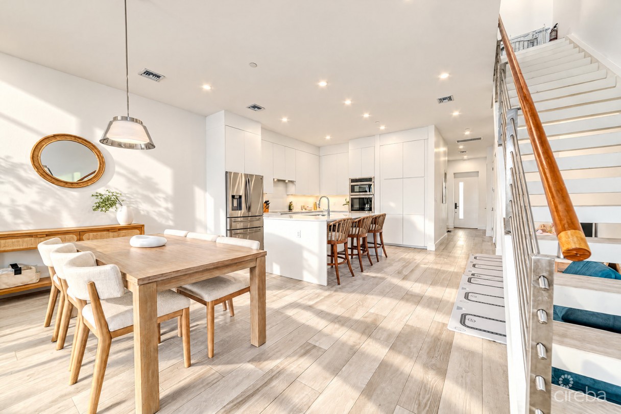 Aura  Oceanview Three Bed Townhome With Den - Image 5