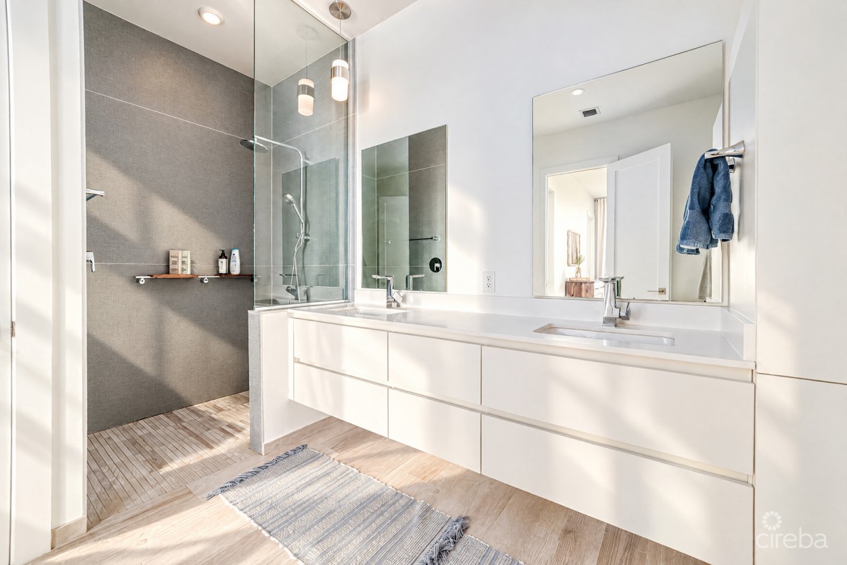 Aura  Oceanview Three Bed Townhome With Den - Image 15