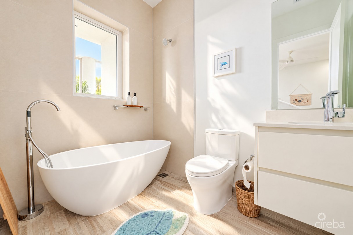 Aura  Oceanview Three Bed Townhome With Den - Image 11