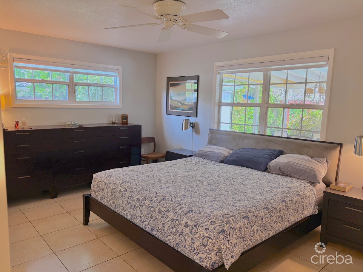 Rare Double-lot Oasis Bungalow  With Pool In Snug Harbour - Image 9