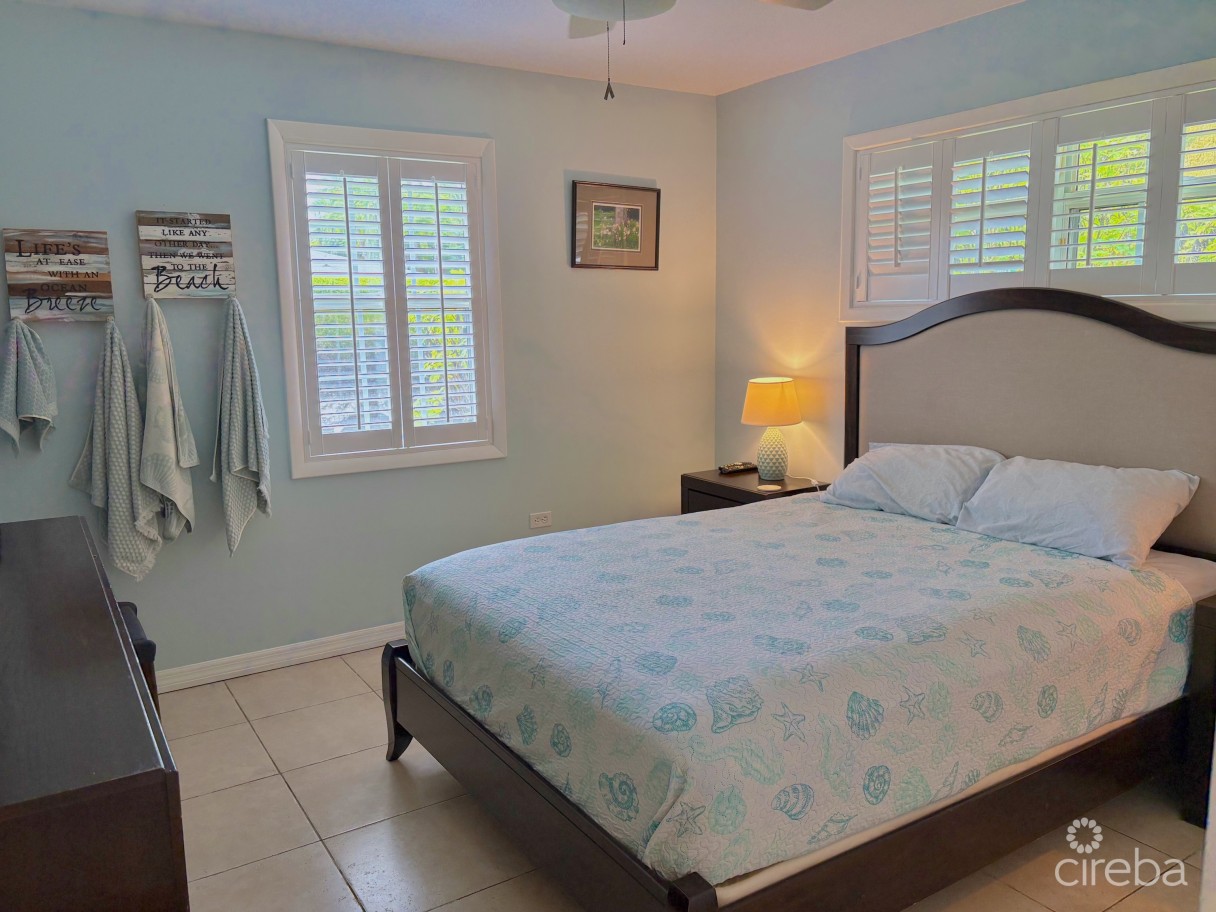 Rare Double-lot Oasis Bungalow  With Pool In Snug Harbour - Image 10