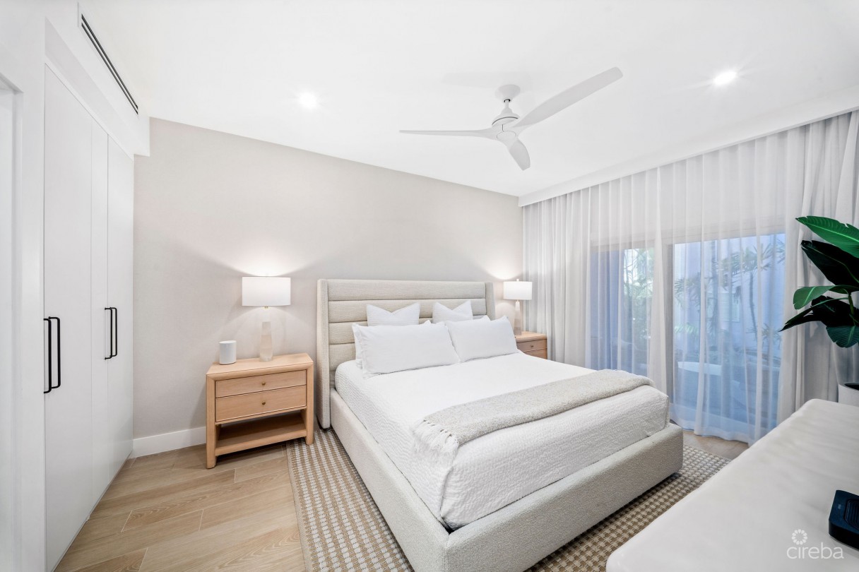 Avalon 9, Exquisite Beachfront Condo - Image 11