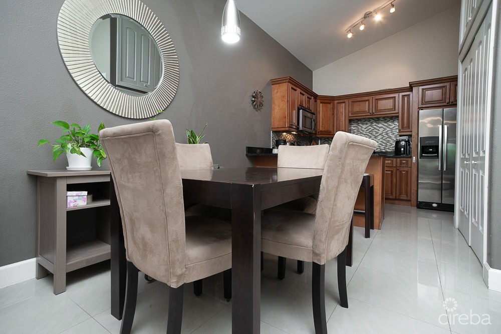 Lantern Point 2 Bedroom Top-floor Condo - Prospect - Image 2