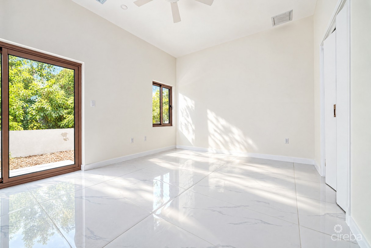 North Palm Heights - End Unit #7 - Image 2